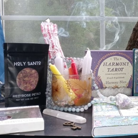 Marvelous Magickal Mystery Box // Full Tarot Deck - Picture 2 of 6